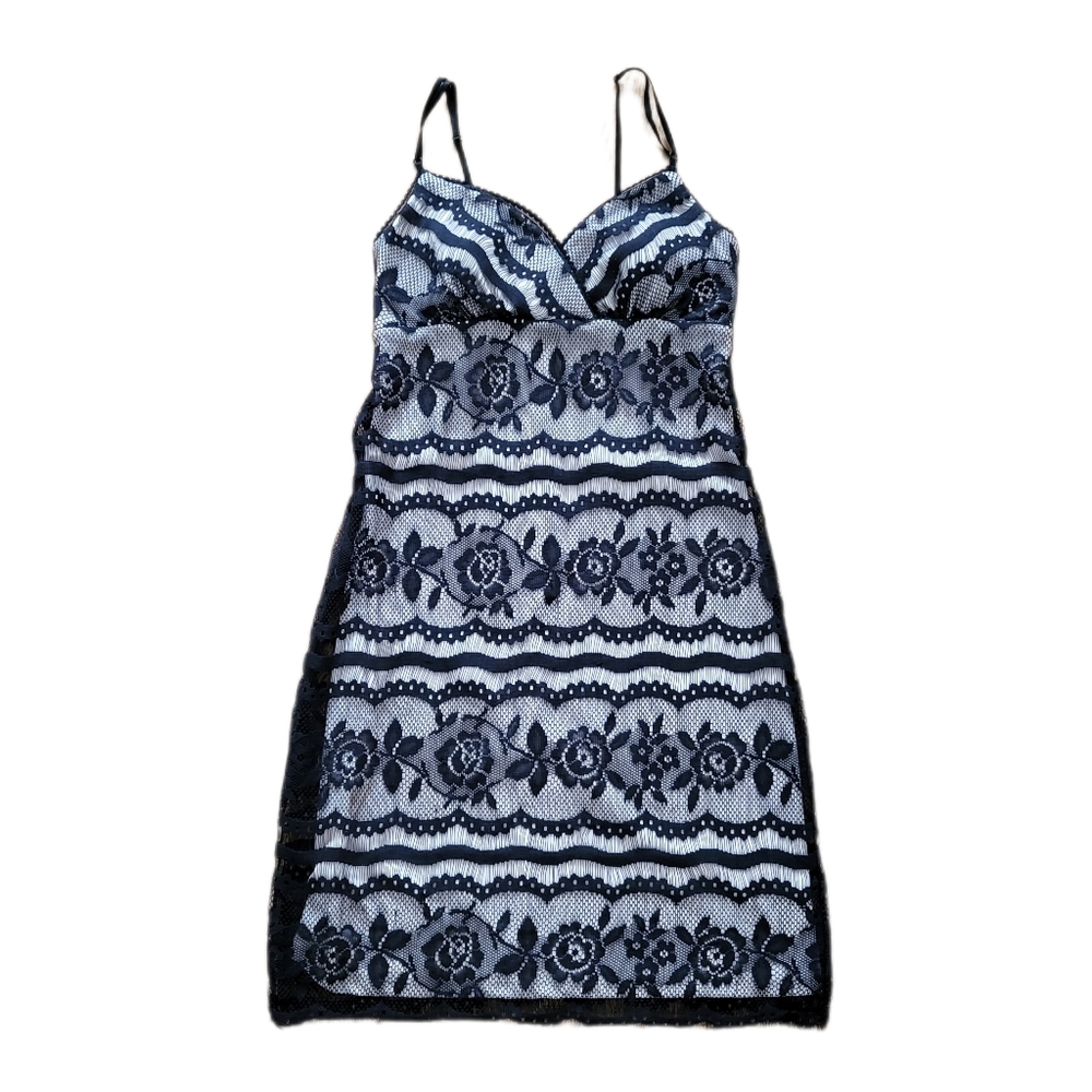First Kiss Lace Dress with Padding Size Small